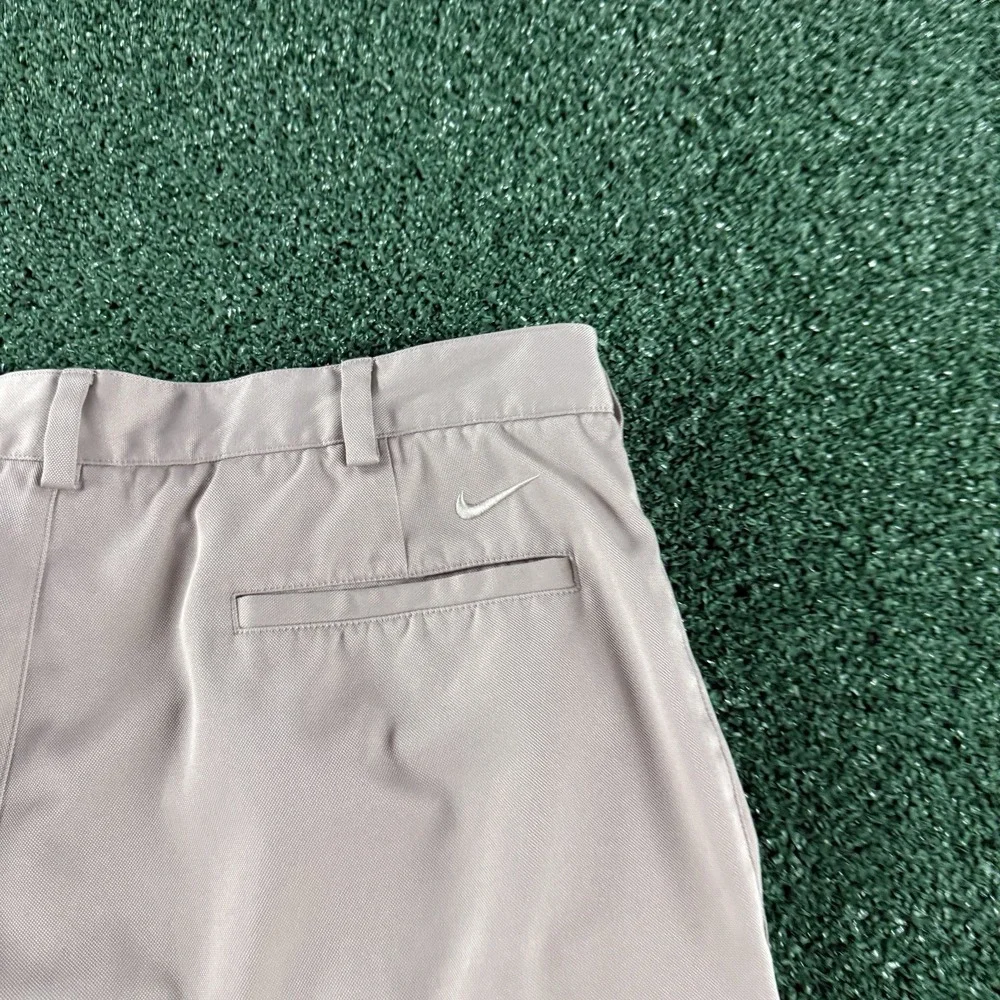 Nike Golf Men's Shorts Size 36 Tan Beige